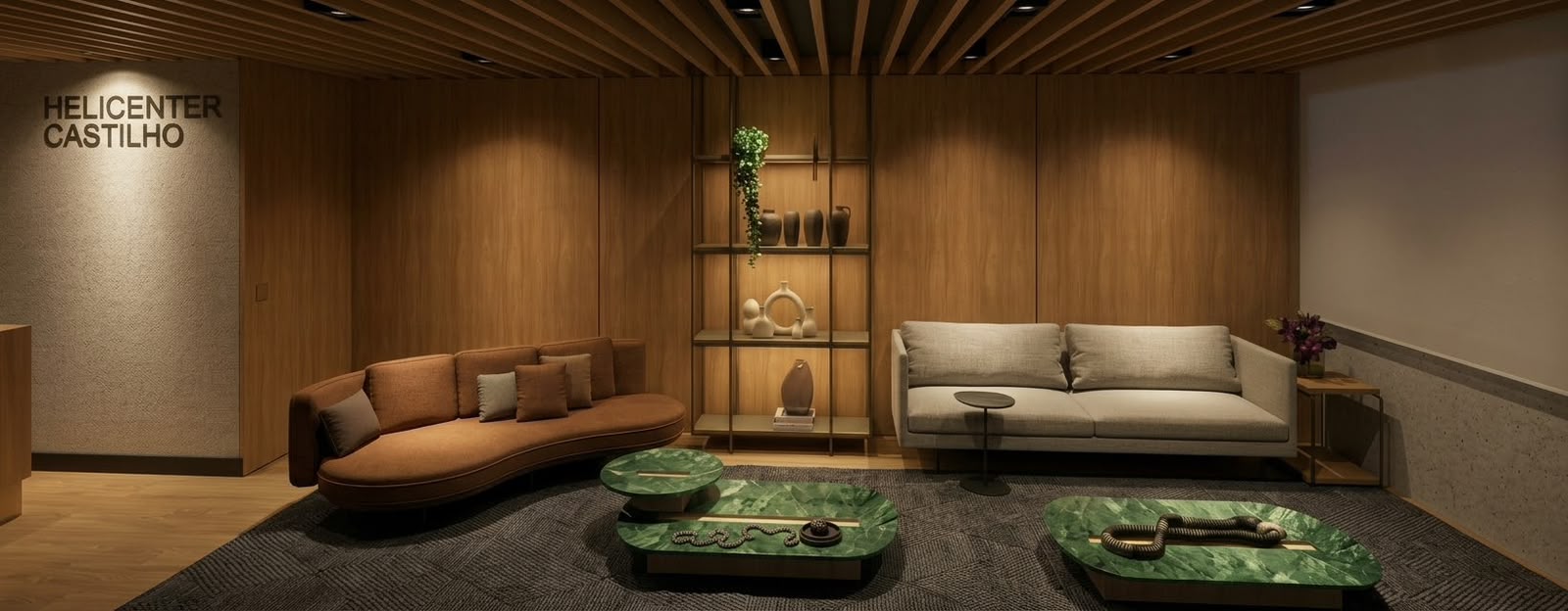 Sala de estar com sofás e mesas de centro em mármore verde